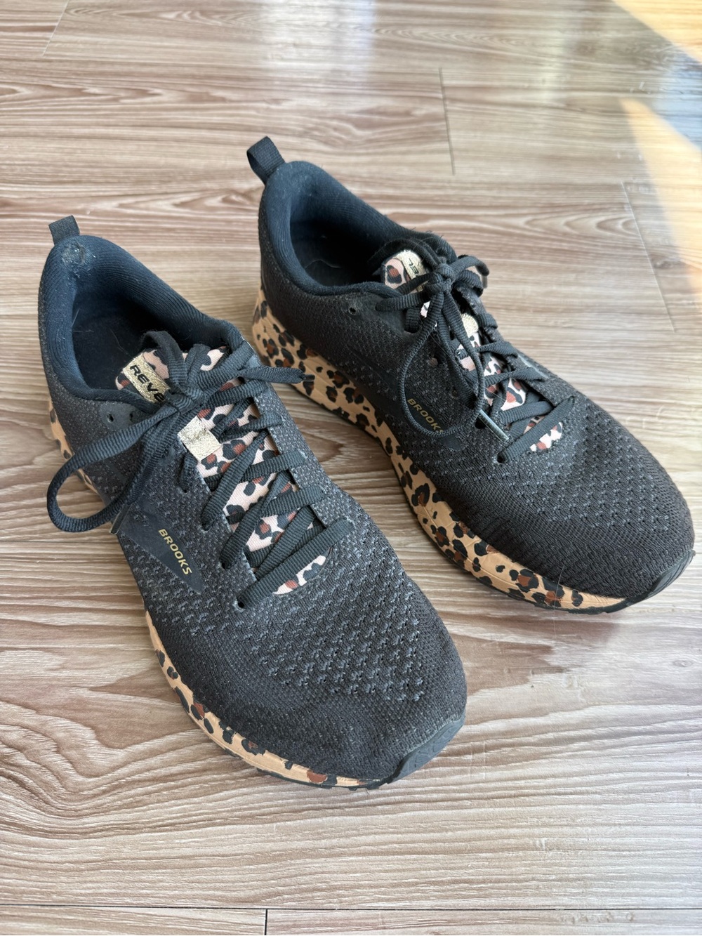 Brooks Black Women's Sneakers with Leopard-Print Midsole - Picture 12 of 13